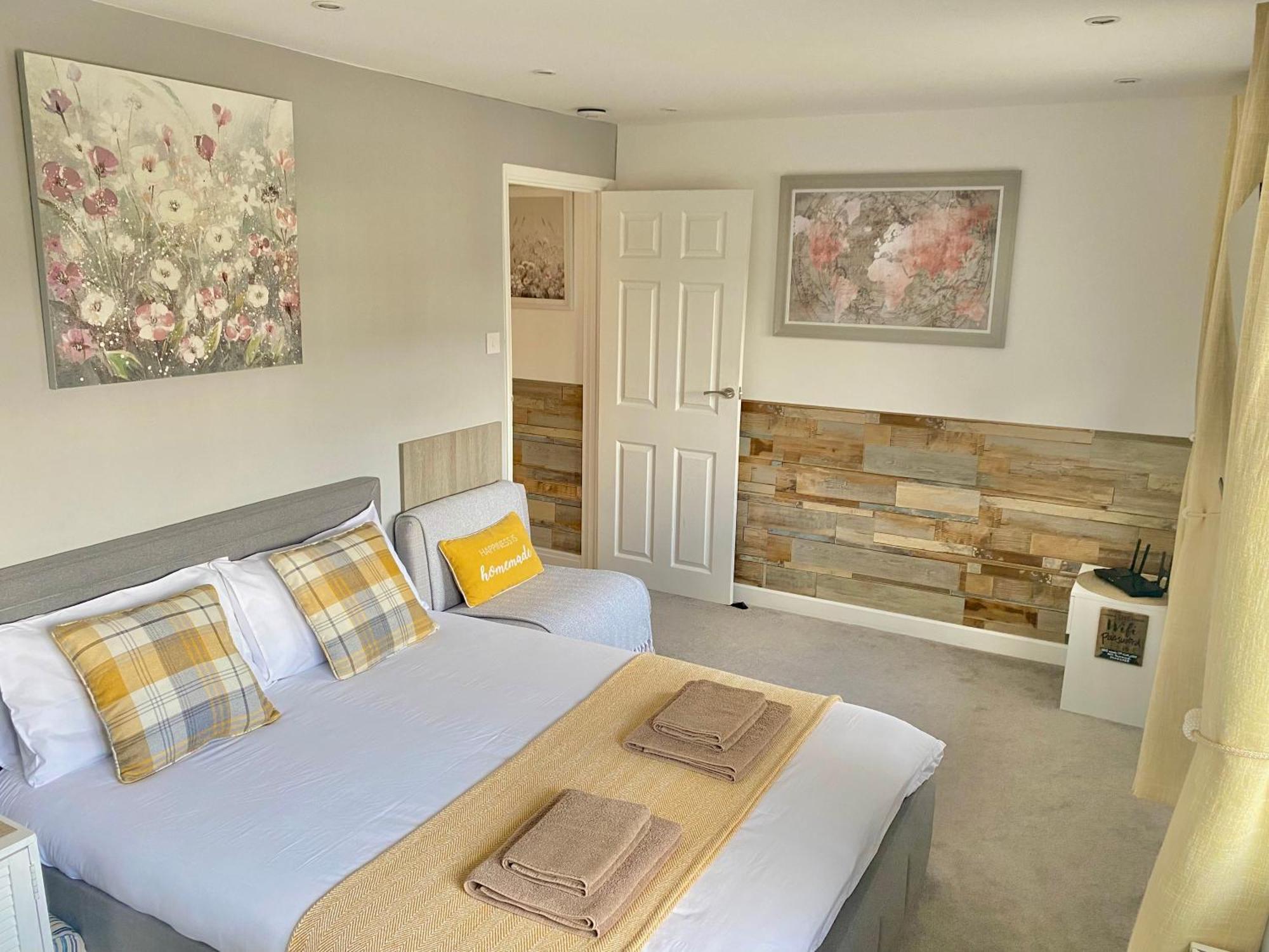 Hotel Cristina Modern Horley Esterno foto